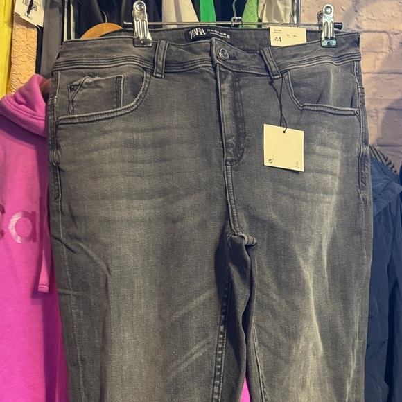 54. Zara • NWT Mid Rise Skinny Jeans - Picture 5 of 5